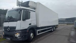 2018-mercedes-benz-2530-26-tonne-tail-lift-fridge-wx18-lwo-9