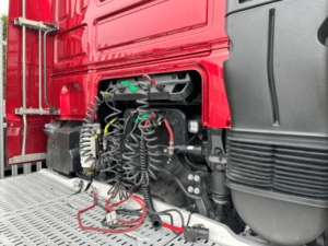 2021-daf-xf530-superspace-red-sold-20250113_135545770_ios