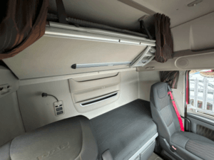 2021-daf-xf530-superspace-red-sold-20250113_135707503_ios