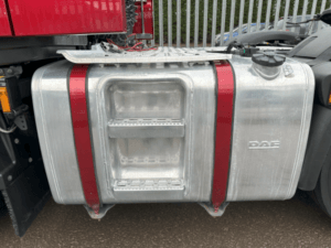 2021-daf-xf530-superspace-red-sold-20250113_140003674_ios