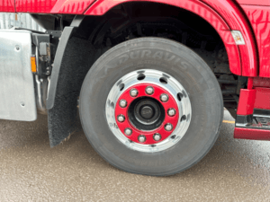 2021-daf-xf530-superspace-red-sold-20250113_153538209_ios