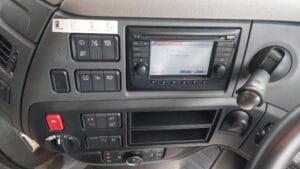 2021-20-plate-daf-xf530-superspace-cab-6x2-tractor-unit-dk20-zyc11