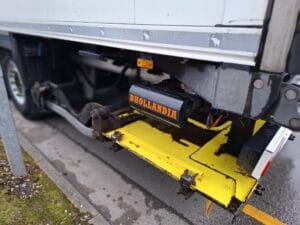 2019-schmitz-twin-temperature-tail-lift-fridge-sold-aag50001-9