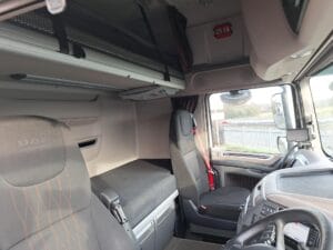 2021-daf-xf530-superspace-red-white-sold-fcc-16