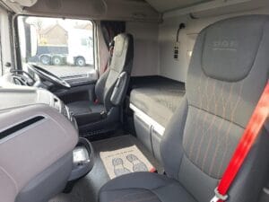 2021-daf-xf530-superspace-red-white-sold-fcc-22