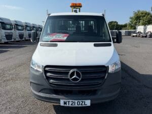 2021-mercedes-benz-sprinter-dropside-img_5328