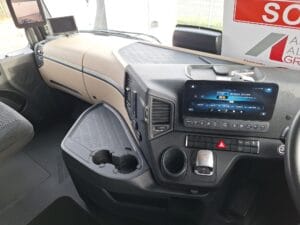 2022-mercedes-benz-actros-2548-tgy-8