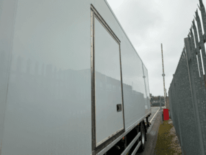 2018-mercedes-benz-actros-1824-18-tonne-tail-lift-fridge-sold-wv68-bwd-10