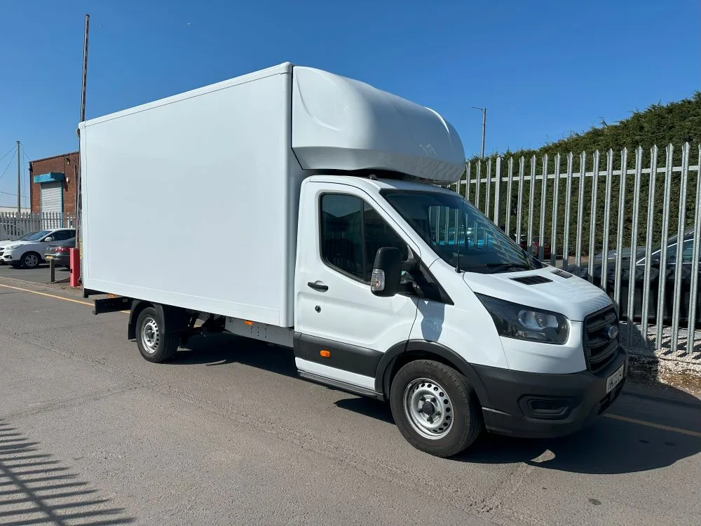 2022-ford-transit-luton-20250408_135230380_ios