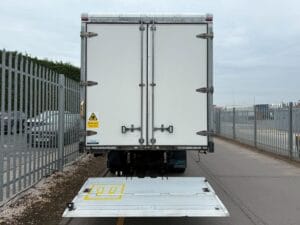 2022-daf-lf180-7-5t-box-20250724_141341825_ios