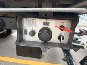 2022-daf-lf180-7-5t-box-20250724_141348377_ios