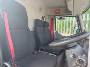 2022-daf-lf180-7-5t-box-20250724_155429772_ios