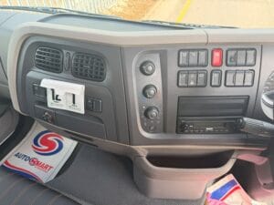 2022-daf-lf180-7-5t-box-20250724_155450623_ios