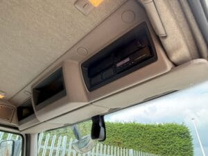 2022-daf-lf180-7-5t-box-20250724_160456150_ios