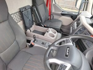 2020-daf-lf180-1000018619