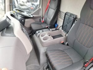 2020-daf-lf180-1000018622