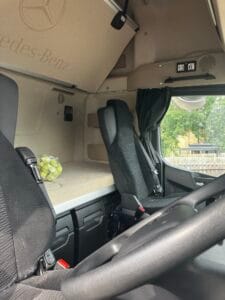 2022-mercedes-actros-2553-img_2148-rotated