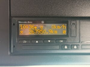 2020-69-mercedes-arcos-2527-brick-crane-img_5449