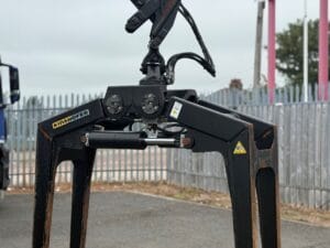 2020-69-mercedes-arcos-2527-brick-crane-img_5456