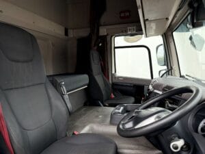 2019-daf-cf340-box-9-1