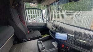 year-2020-daf-cf340-tail-lift-box-van-da69-dlu-13