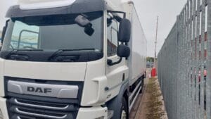 year-2020-daf-cf340-tail-lift-box-van-da69-dlu-4