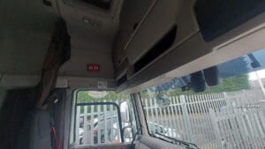 year-2020-daf-cf340-tail-lift-box-van-da69-dlu-7