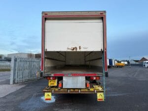 2018-mercedes-benz-actros-1824-18t-box-20251113_160725147_ios