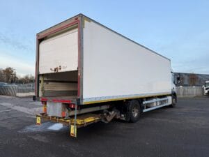 2018-mercedes-benz-actros-1824-18t-box-20251113_160735457_ios