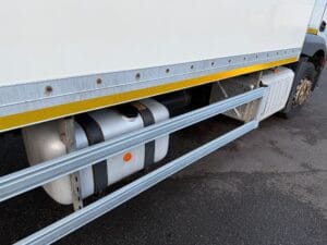 2018-mercedes-benz-actros-1824-18t-box-20251113_160805243_ios-1