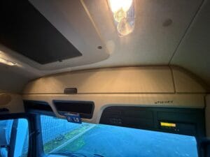 2018-mercedes-benz-actros-1824-18t-box-20251113_160913060_ios