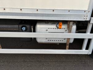 2019-daf-cf260-4x2-space-cab-box-rigid-20260114_143401262_ios