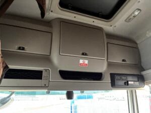 2019-daf-cf260-4x2-space-cab-box-rigid-20260114_143446333_ios