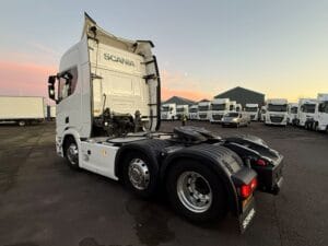 2022-scania-r500-20251029_165253784_ios