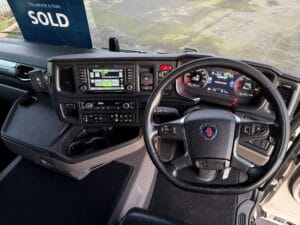 2022-scania-r500-20251029_165401008_ios