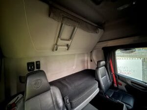 2022-scania-r500-20251029_165443497_ios