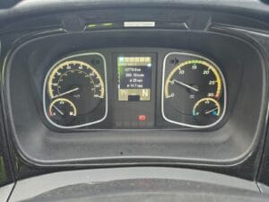 2022-mercedes-benz-unvi-voyager-gt-30-seat-coach-21