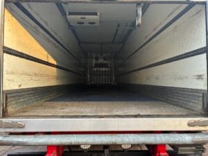 2018-gray-adams-dual-temp-reefer-trailer-20260114_153537079_ios