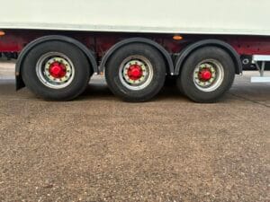 2018-gray-adams-dual-temp-reefer-trailer-20260114_153650768_ios