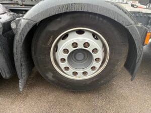 2021-daf-xf480-double-sleeper-mid-lift-superspace-20260115_141153952_ios-1