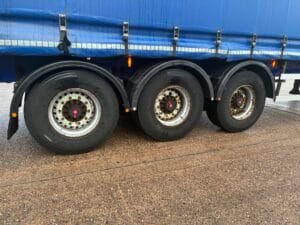 2017-montracon-tri-axle-curtainside-20260116_083202130_ios