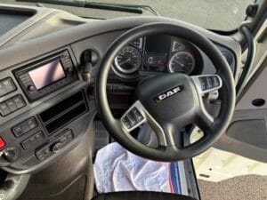 2021-daf-xf480-midlift-6x2-super-space-tractor-unit-20260116_115741046_ios-copy