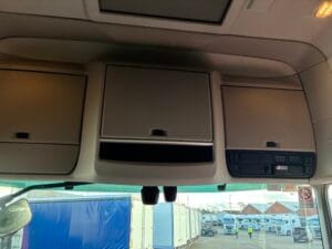 2021-daf-xf480-midlift-6x2-super-space-tractor-unit-20260116_115825741_ios