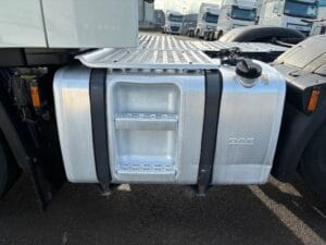 2021-daf-xf480-midlift-6x2-super-space-tractor-unit-20260116_115931804_ios