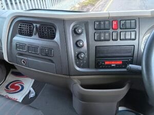 2022-daf-lf180-4x2-day-cab-box-rigid-20260116_160255536_ios