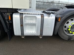 2021-daf-xf480-6x2-midlift-double-sleeper-tractor-unit-20260120_113155990_ios