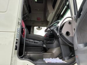 2021-daf-xf480-6x2-midlift-double-sleeper-tractor-unit-20260120_113227074_ios