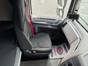 2021-daf-xf480-6x2-midlift-double-sleeper-tractor-unit-20260120_113251385_ios-copy