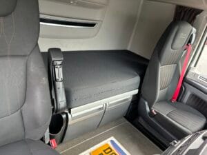 2021-daf-xf480-6x2-midlift-double-sleeper-tractor-unit-20260120_113301034_ios-copy