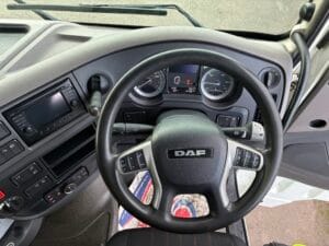 2021-62-daf-xf480-midlift-tractor-unit-20260120_143154025_ios